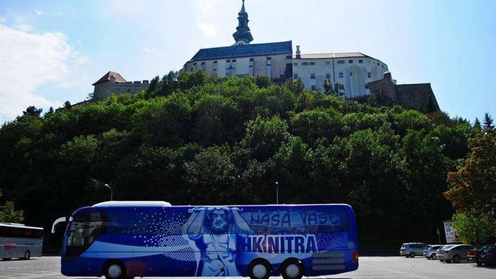 Krásny, moderný, reprezentatívny. Autobus HK Nitra má nový dizajn